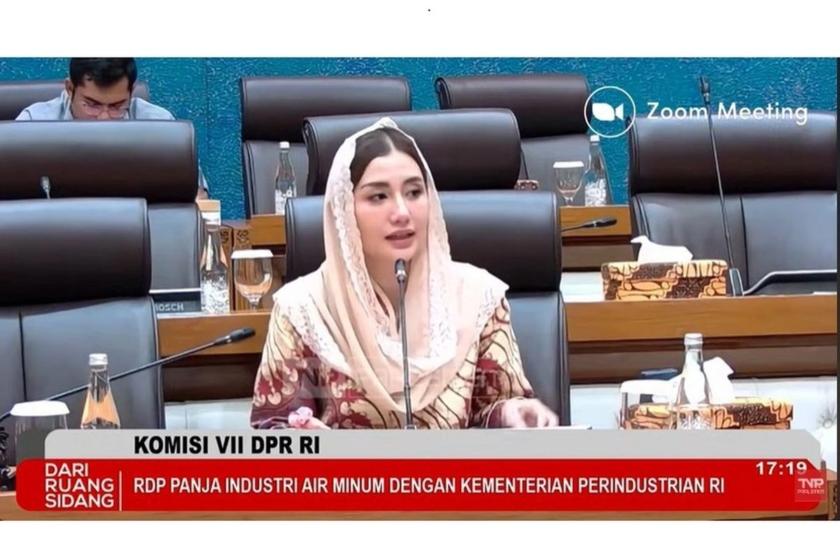 RDP DPR Soroti Tidak Ada Standar Galon Guna Ulang, DPR: Kita Jadi Kayak Minum Kimia