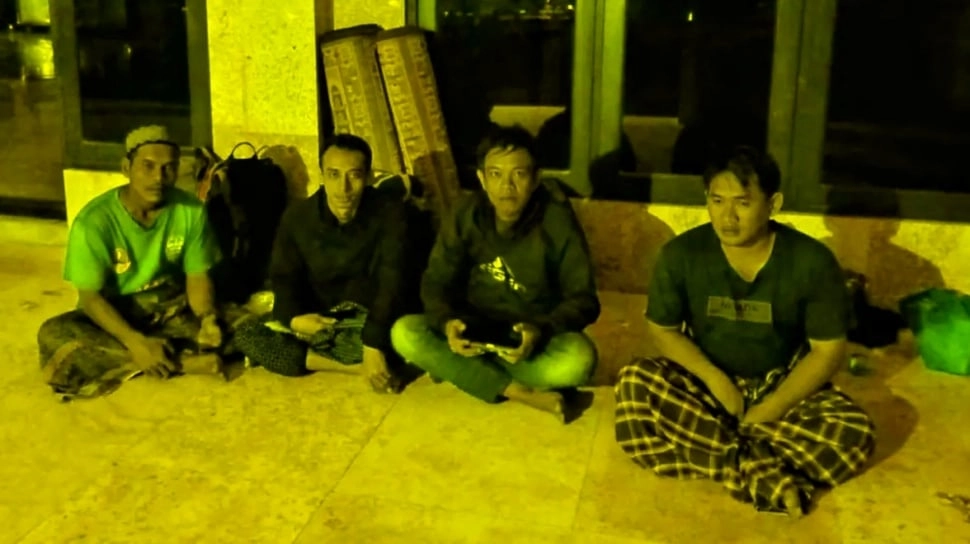 Buruh Asal Sukabumi-Cianjur Terlantar di Sulawesi Tenggara Tanpa Bekal