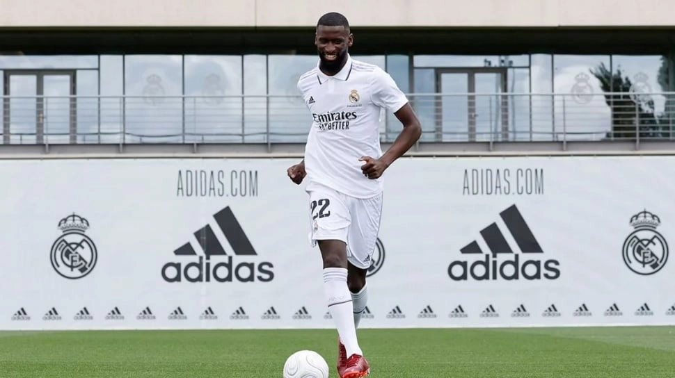 Tottenham Hotspur Tertarik Boyong Antonio Rudiger