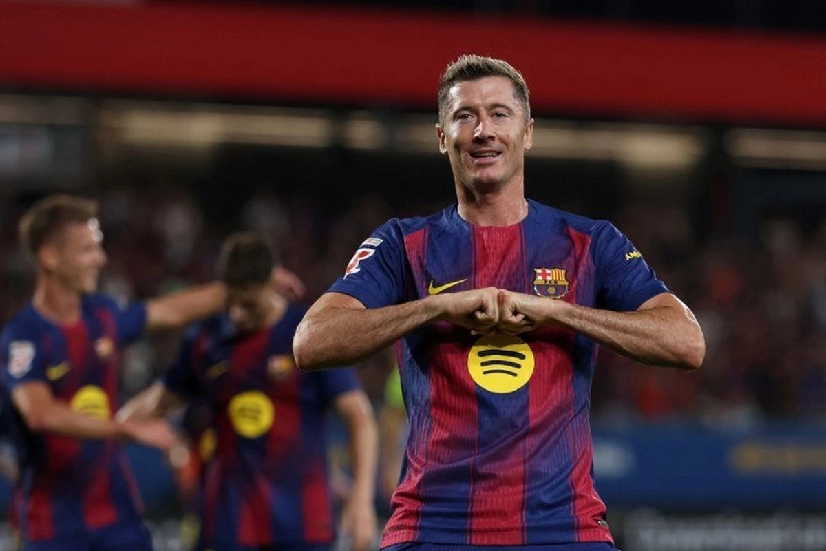 Bomber Barca Robert Lewandowski Dikaitkan dengan Rival Klub Lionel Messi