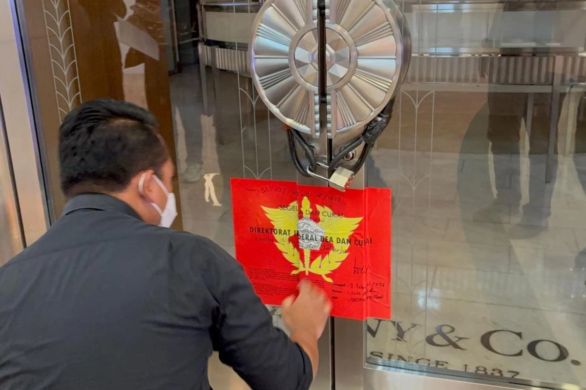 Purbaya Ungkap Dugaan Selundupan di Balik Penyegelan Gerai Tiffany & Co