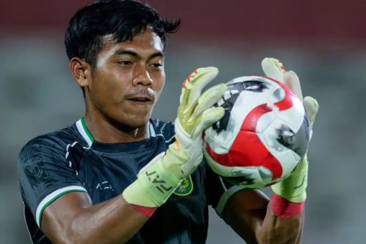 Pendukung Persebaya Tetap Dukung Andhika Ramadhani Walau Kebobolan 2 Gol dari Bhayangkara FC