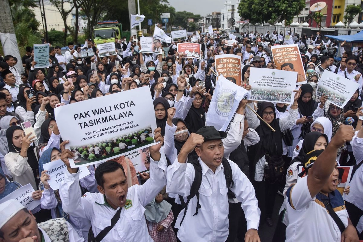 MBG Vs Guru Honorer: Potret Ketimpangan Kebijakan