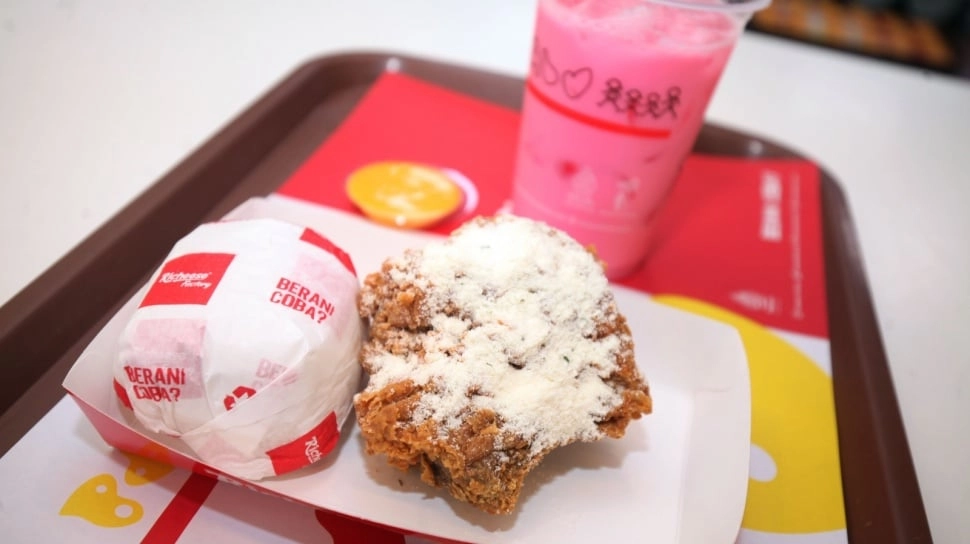 Ini Dia Sensasi Baru RicheeseGPT: Ayam Goreng dengan Keju Parmesan Melimpah Tanpa Pedas Menyengat!