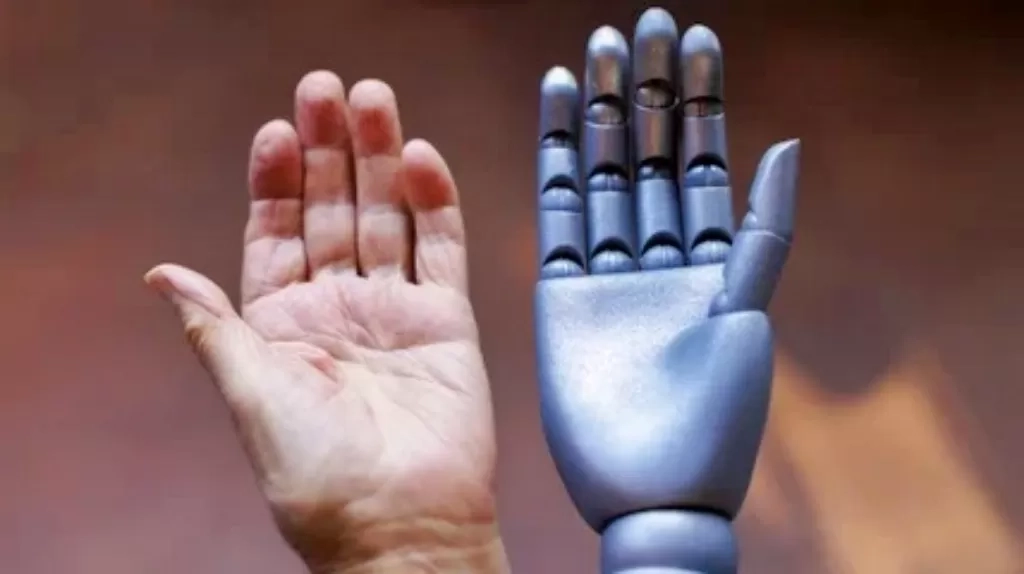 Tiongkok Perkenalkan GrowHR, Robot yang Bisa 'Tumbuh' Layaknya Manusia