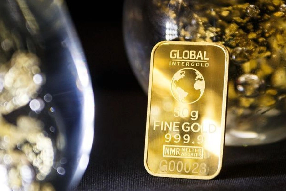 Harga Emas Melemah, Pasar Tunggu Sinyal The Fed