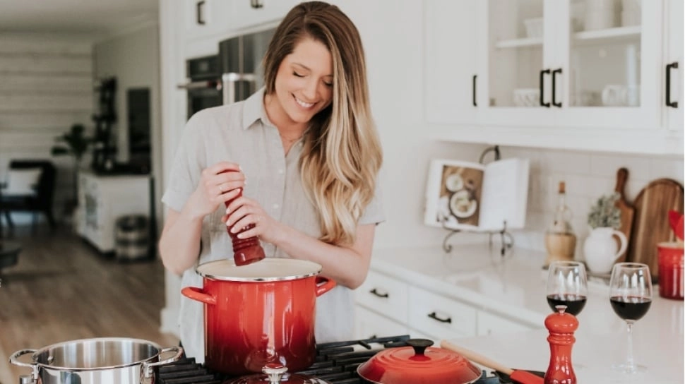 Apakah Mencicipi Makanan Membatalkan Puasa? Ini Penjelasan Menurut Fiqih Islam