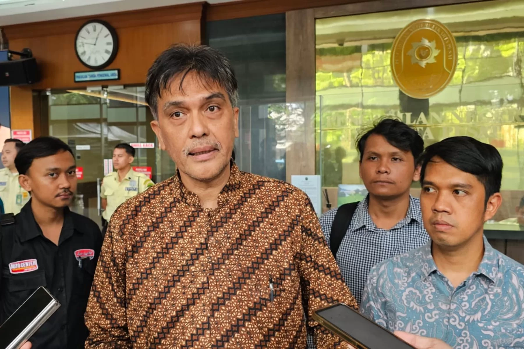 Eks Pimpinan KPK hingga eks Ketua MK Serahkan Amicus Curiae ke PN Jakpus untuk Terdakwa Tian Bahtiar