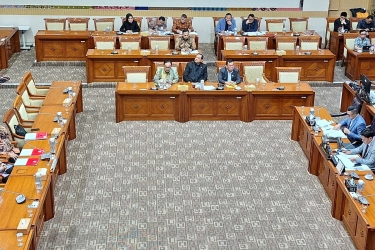 Anggota Komisi III Ramai-ramai Cecar Ketua MKMK karena Proses Laporan Adies Kadir