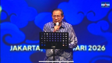 SBY Bawakan Lagu Hening di Perayaan Imlek Demokrat: Izinkan Seniman Ini Bicara