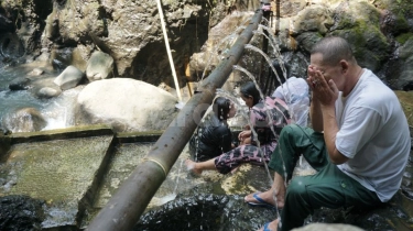 Tata Cara Mandi Padusan Sebelum Ramadan dalam Tradisi Jawa dan Niatnya dalam Bahasa Arab