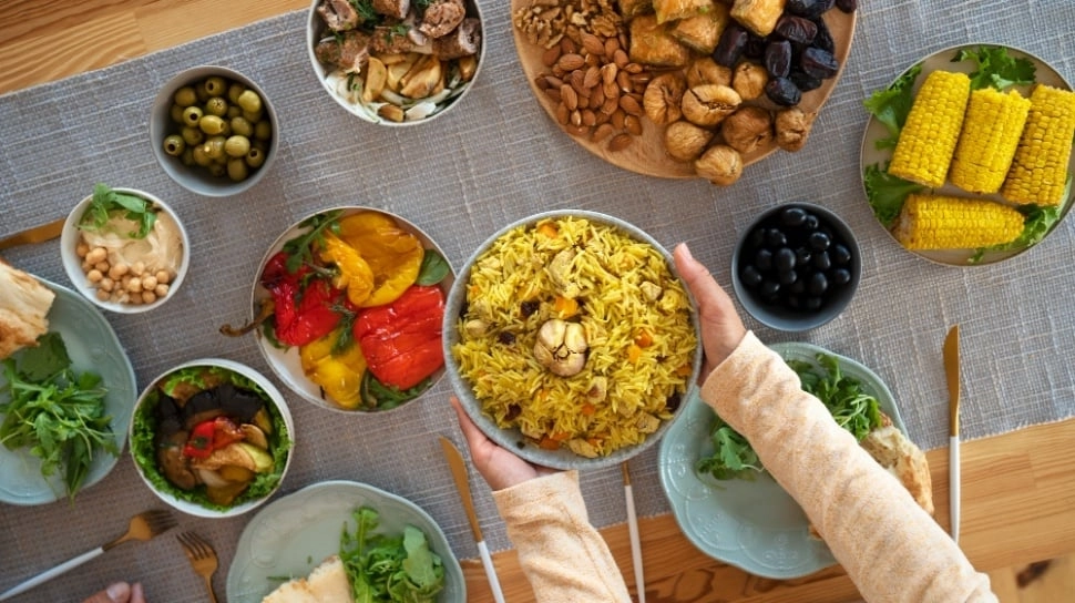 30 Ide Menu Buka Puasa yang Sederhana, Bergizi, dan Lezat untuk Keluarga