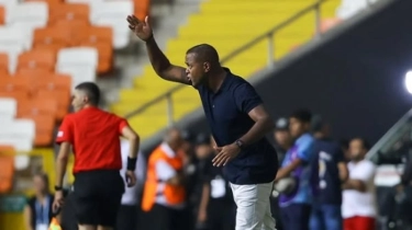 Patrick Kluivert Sebut Warga Indonesia Gila