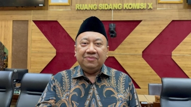 Guru Honorer Gugat MK, DPR: Sampai Hari Ini Belum Terbukti MBG Pakai Anggaran Pendidikan