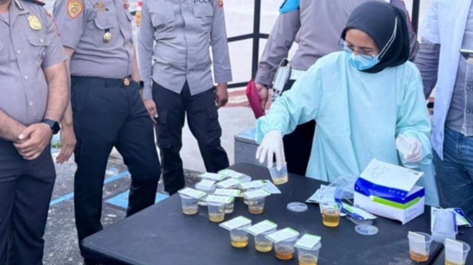 Minta Tes Urine Massal Polri Jangan Sekadar Lip Service, DPR: kalau Ada yang Jadi Backing Pecat!