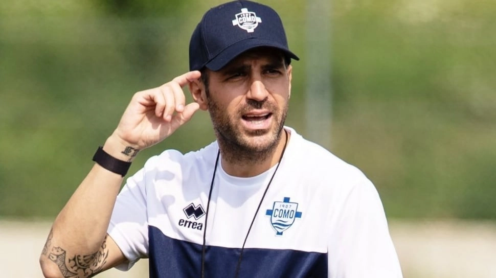 Perang Kata-kata dengan Allegri, Cesc Fabregas: Pelatih AC Milan Itu Lebay!