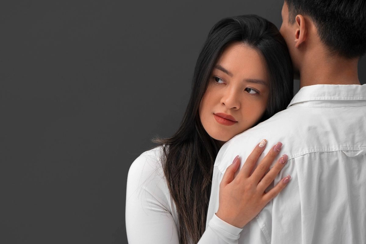 3 Penyebab Munculnya Relationship Anxiety Meski Hubungan Stabil