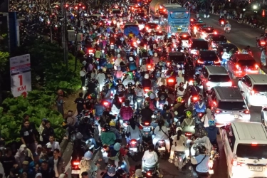 Jam Padat di Jakarta Saat Ramadan, Jalanan Ramai Jelang Siang
