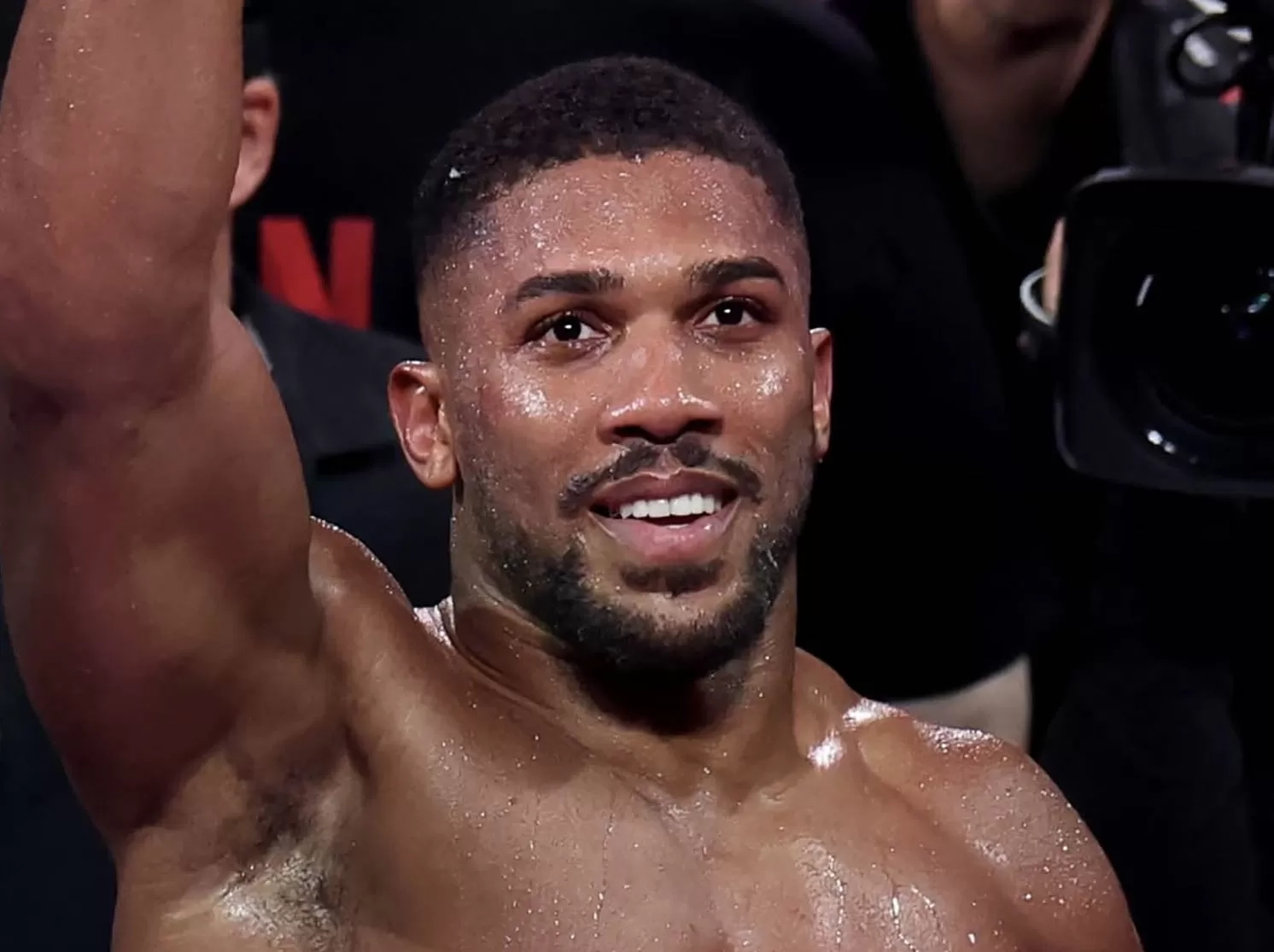 Anthony Joshua Targetkan Naik Ring Juli Mendatang Usai Kecelakaan Fatal di Nigeria