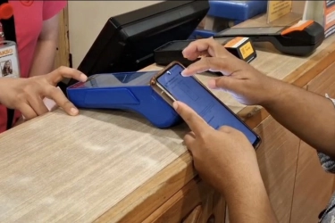 Kenapa QRIS Tap Belum Bisa Dipakai di iPhone? Ini Penjelasan BI