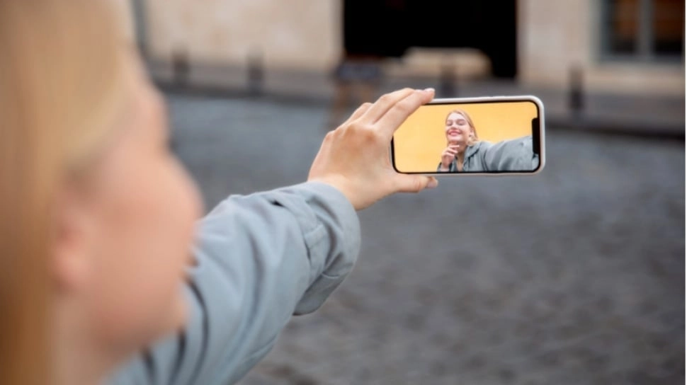 5 HP dengan Kamera Depan Terbaik Tahun 2026, Selfie dan Vlog Makin Tajam