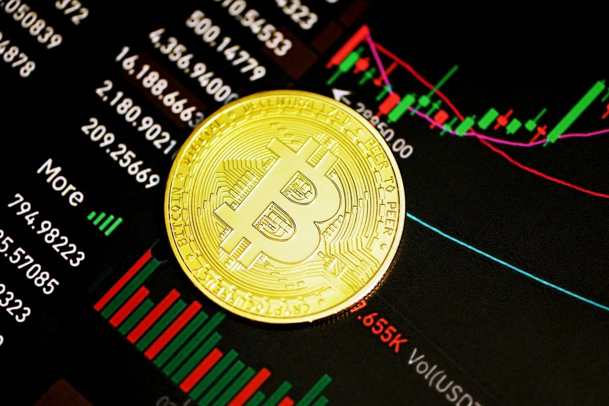 Bitcoin Tersungkur ke 64.854 Dollar AS, Koreksi 30 Hari Tembus 27 Persen
