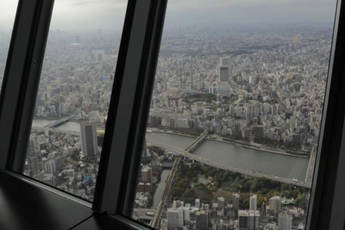 Detik-detik Penyelamatan 20 Orang yang Terjebak 5 Jam di Lift Tokyo Skytee