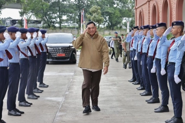 Menhan Sjafrie Pastikan Fasilitas Belajar di SMA Taruna Nusantara Berkualitas