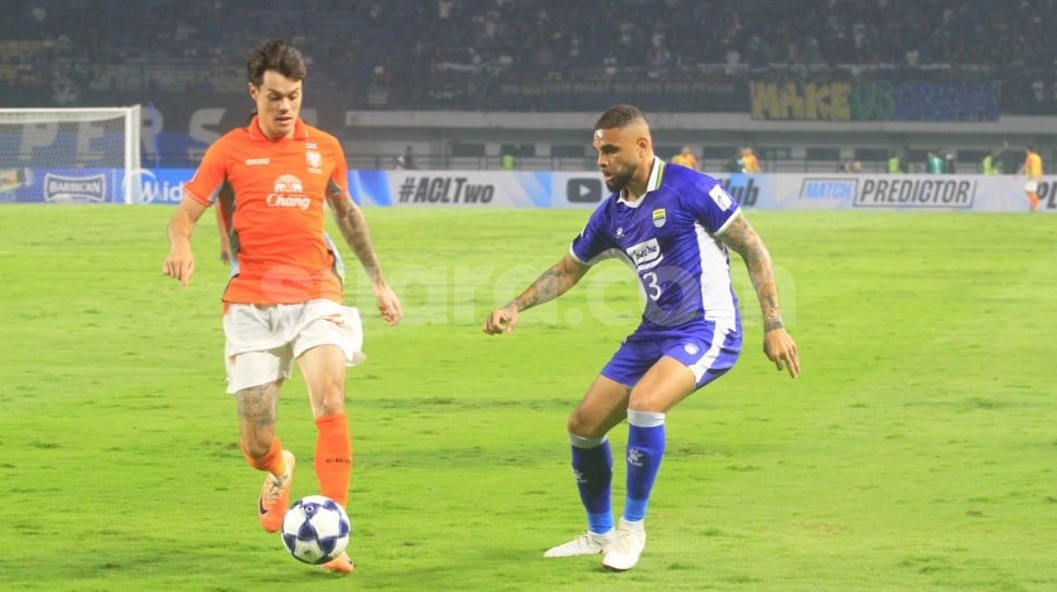 Absen Lawan Persita, Bojan Hodak Sebut Layvin Kurzawa Bakal Menggila Saat Persib vs MU