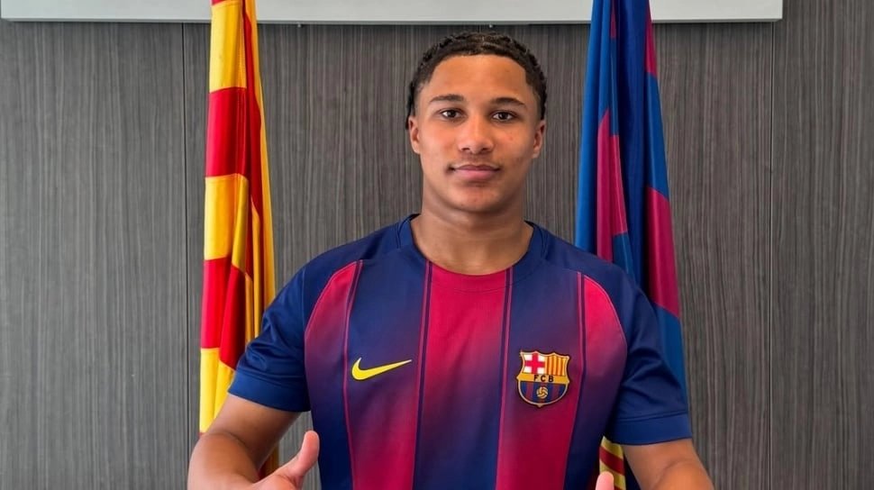 Barcelona Gaet Bintang Muda 16 Tahun dari Norwich City