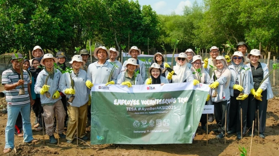 Telkom Galakkan Penanaman Mangrove di Pesisir Semarang Lewat Program Ayo Beraksi