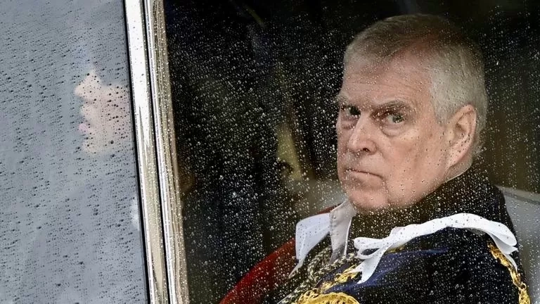 Polisi Inggris Geledah Berbagai Properti untuk Tuntaskan Penyelidikan Perkara mantan Pangeran Andrew