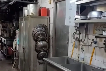 Seorang Wanita Terjebak di Freezer Restoran, Ditemukan Tewas Keesokan Harinya