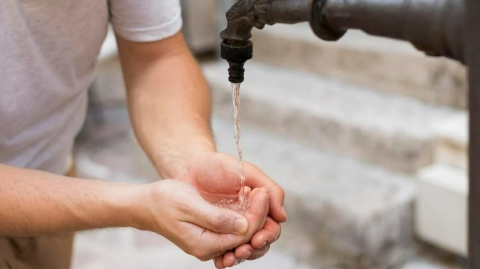 Apakah Makan dan Minum Membatalkan Wudhu? Simak Penjelasan Hukum Fiqihnya