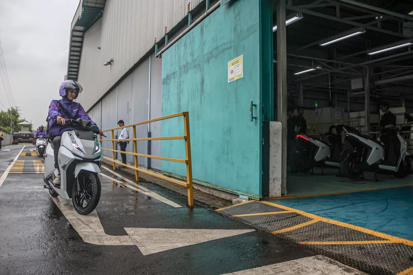 5 Motor Listrik Jarak Tempuh Jauh dan Fast Charging di Indonesia, Cocok untuk Mudik