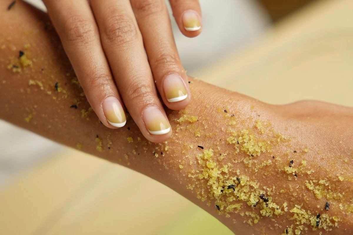 Apakah Aman Luluran untuk Kulit Kering? Simak Saran Dokter 