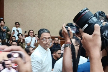 Hakim Nilai Main Golf Edward Corne dengan Rekanan Rentan Konflik Kepentingan