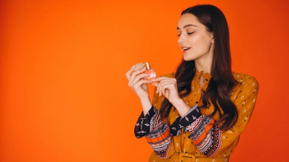 5 Rekomendasi Parfum Wanita Aroma Elegan untuk Buka Bersama