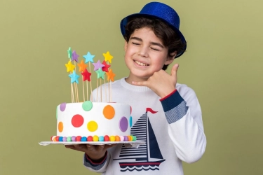 60 Ucapan Ulang Tahun Islami untuk Laki-Laki, Penuh Doa dan Harapan