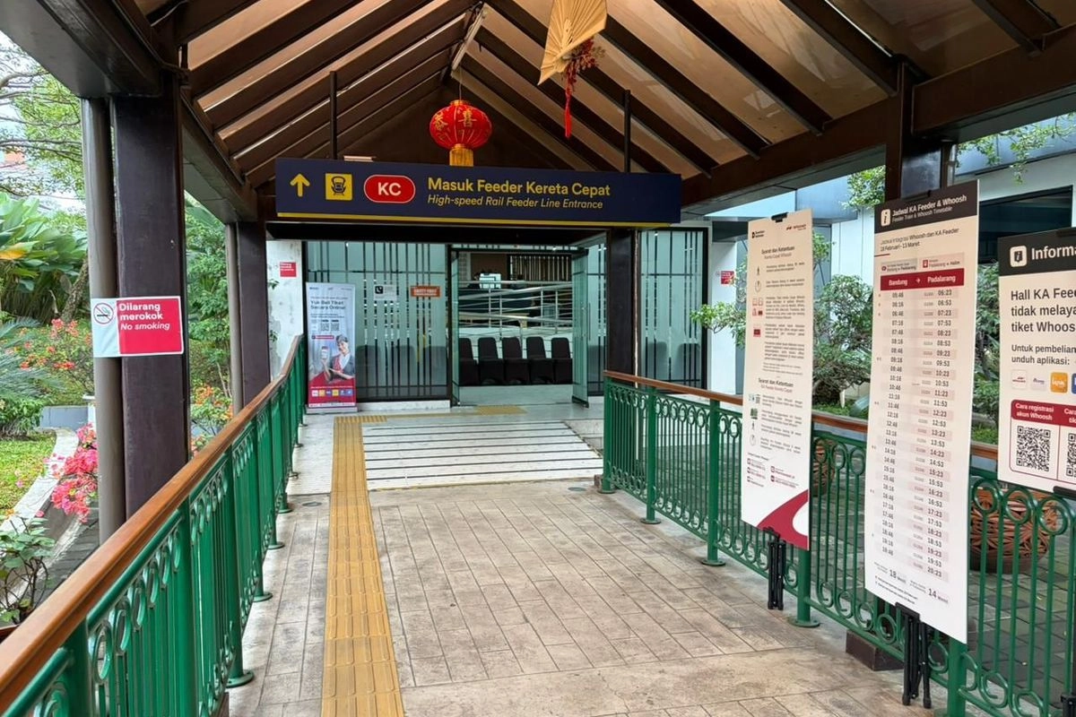 Maret 2026, Naik KA Feeder Whoosh di Stasiun Bandung Pindah ke Sisi Barat