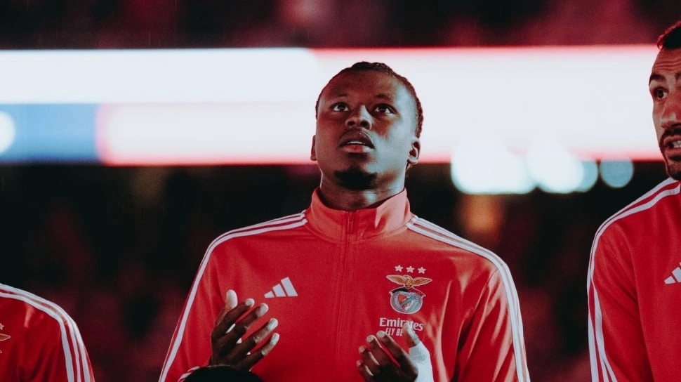 Minta Jersey Vinicius Jr, Bek Benfica Diserang Suporter