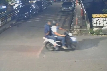 Air Keras dan Modernitas yang Belum Selesai