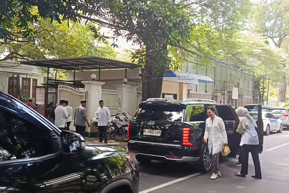 Pramono dan Rano Karno Lebaran ke Rumah Megawati di Teuku Umar