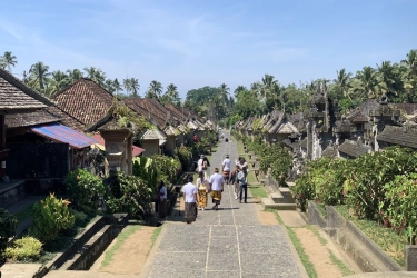 Libur Lebaran 2026, Desa Wisata Penglipuran Bali Diserbu Turis Domestik