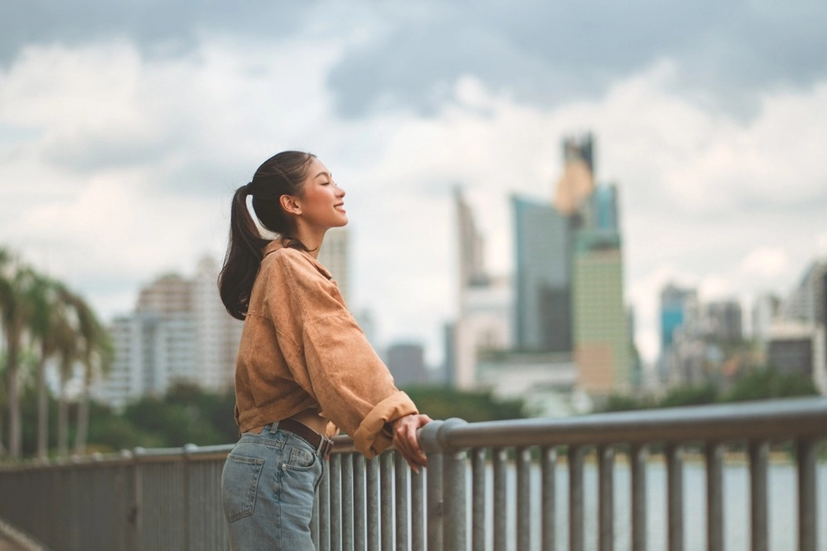 4 Rahasia Hidup Lebih Tenang dan Bahagia Tanpa Stres, Termasuk Menerima Emosi