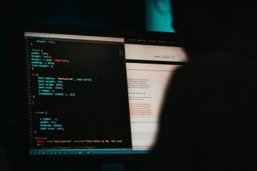 Bahaya! iPhone Bisa Diretas Cuma Buka Website, Ratusan Juta Terancam