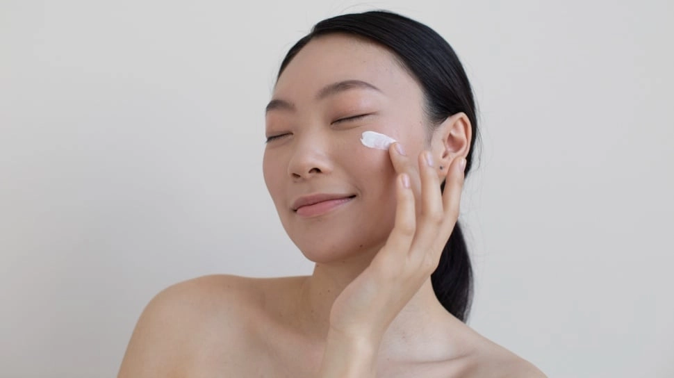 Apakah Sunscreen Bisa Dipakai di Malam Hari? Ini Penjelasannya
