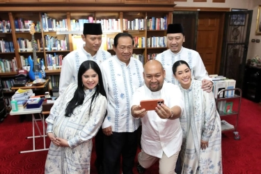 Momen Didit Prabowo Silaturahim dengan Keluarga SBY dan Gus Dur