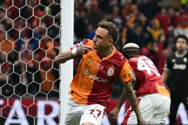 Pernyataan Noa Lang Usai Nyaris Kehilangan Jari Akibat Insiden Horor di Anfield