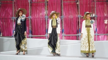 Tak Sekadar Tradisi, Wastra Indonesia Punya Potensi Jadi Produk Mewah di Fashion Global
